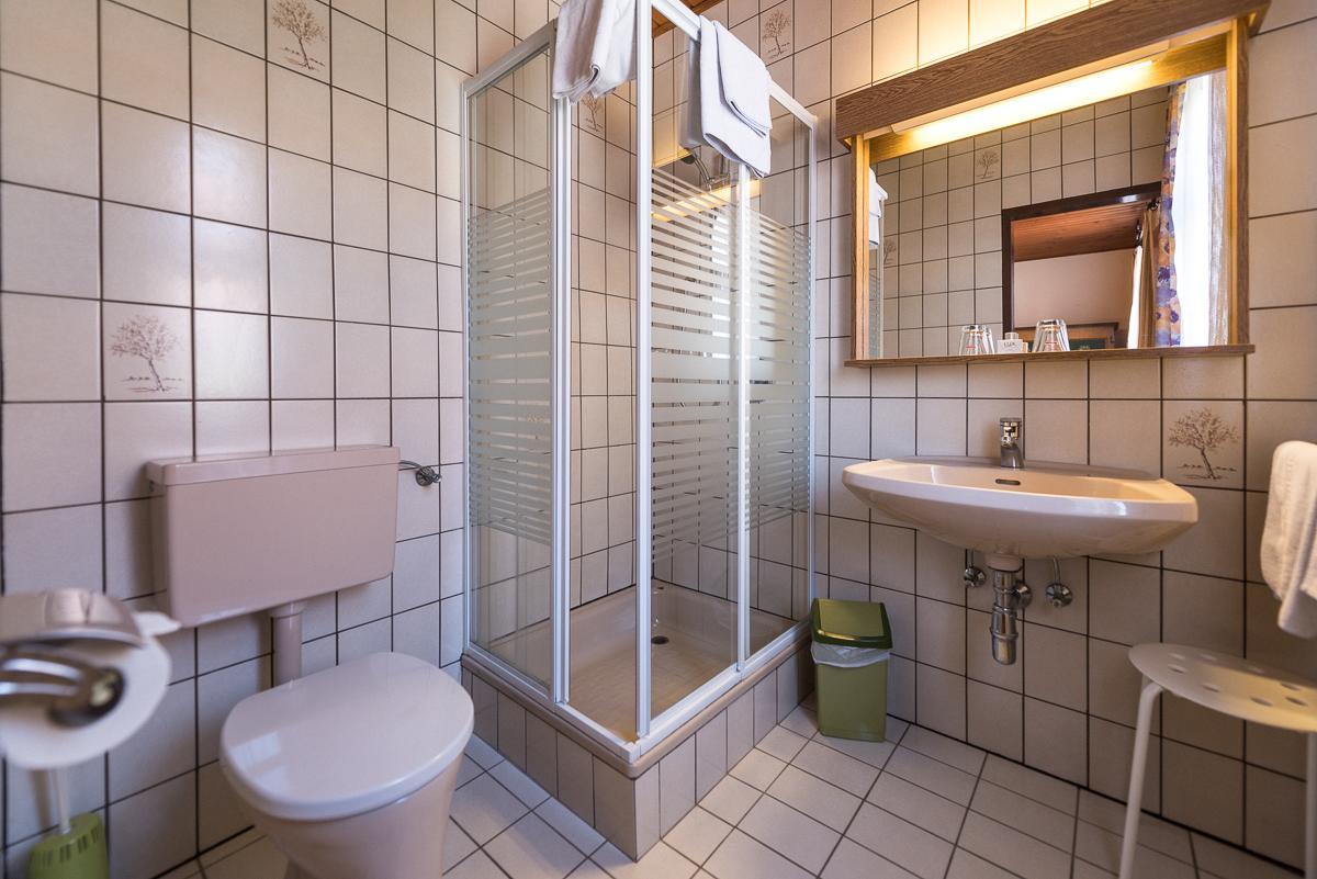 Gasthof Zum Hirschen Burgau Exteriör bild